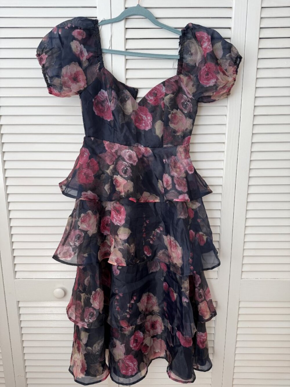 Lulus NWT Navy Floral Tiered Ruffle Puff Sleeve Dress M